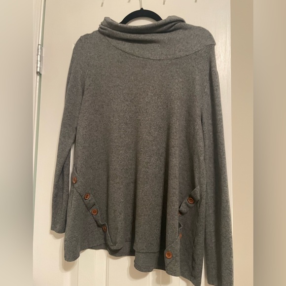 ADORABLE greenish/gray light sweater with brown button detailing! - Picture 1 of 2